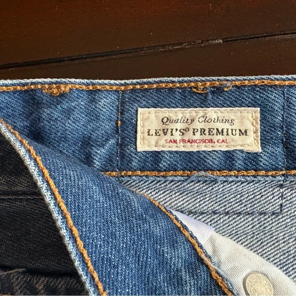 Levi’s 501 Denim Shorts with Frayed Edges Size 27 - Picture 4 of 8